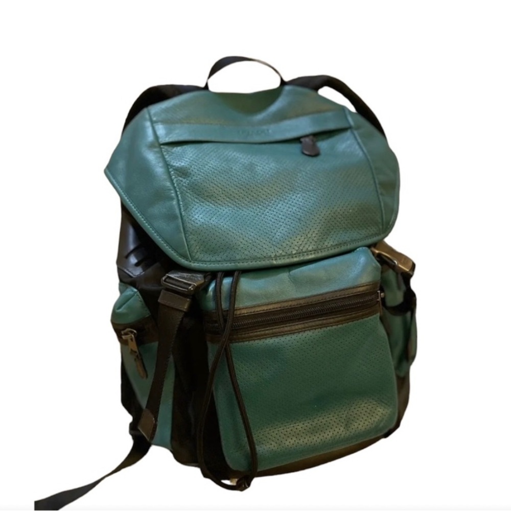 COACH 💚 2 Piece Large Backpack w pockets & additional wallet.